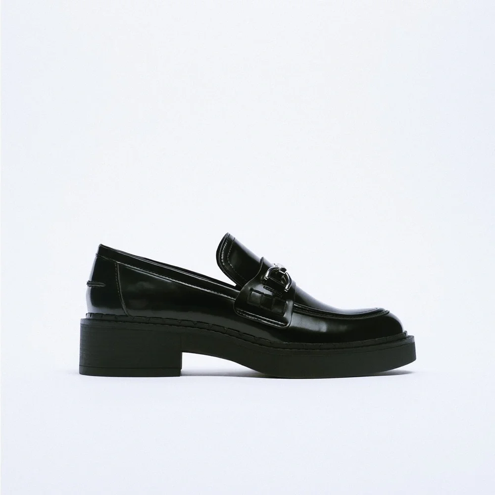 (New) Zara Womens Chunky Loafers Patent Buckle Size 6